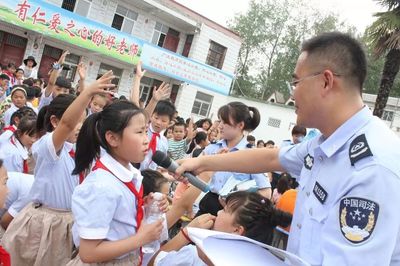 界首市“普法第一课”走进校园，护航青少年健康成长